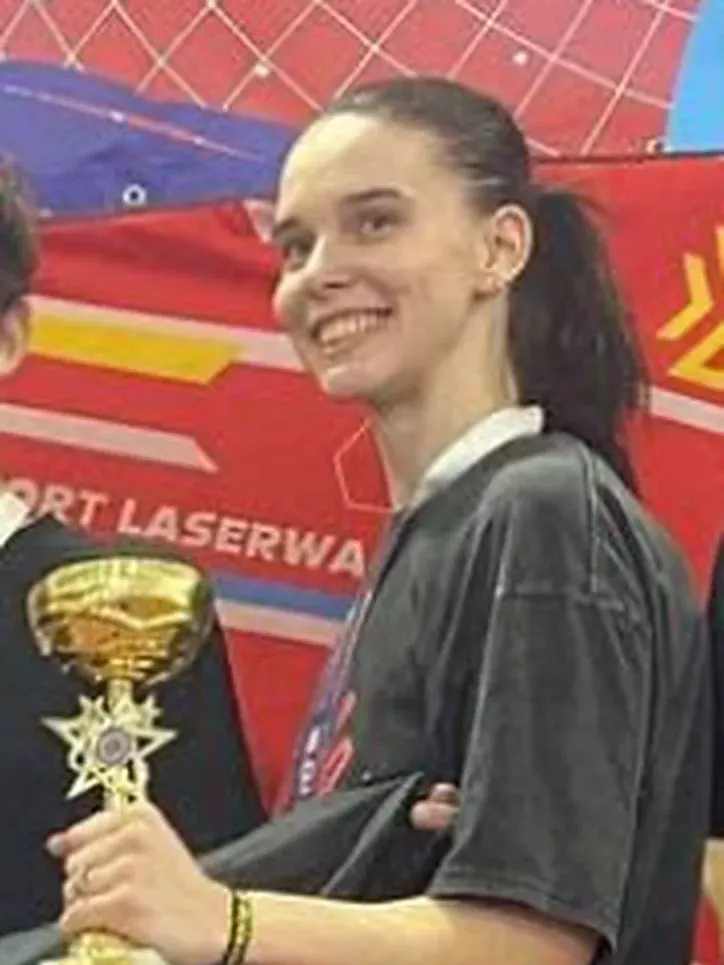 Екатерина Года, тренер клуба «Ласгард», с кубком на награждении