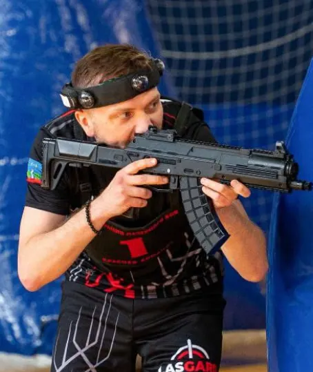 Роман Валуев, тренер клуба «Ласгард», на игре